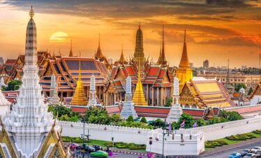 Grand Palace & City Temple Tour
